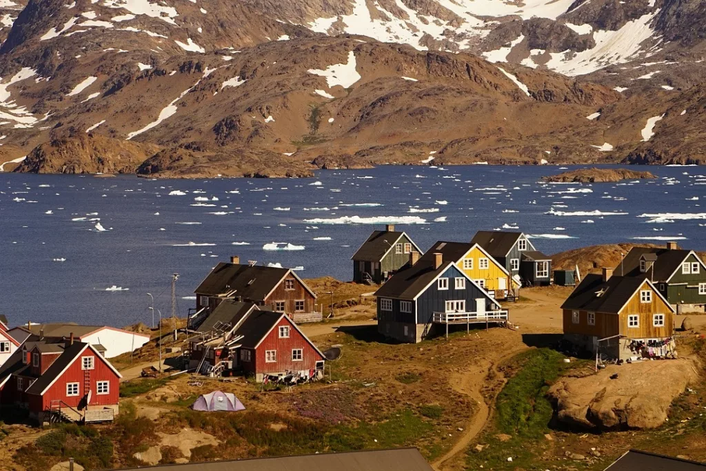 Greenland Tours tasiilaq-jpg